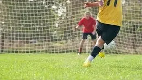 “激扬青春 挥洒篮坛——隆回县石门中学2025秋篮球赛完美收官”