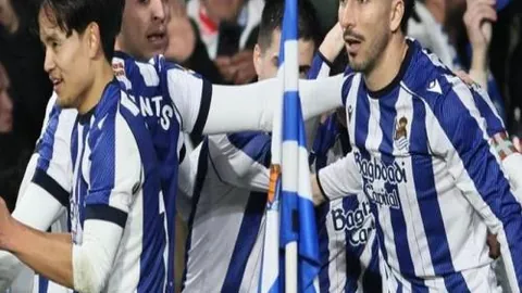 郑钦文2025年WTA ACE球数夺冠，人民日报客户端独家报道